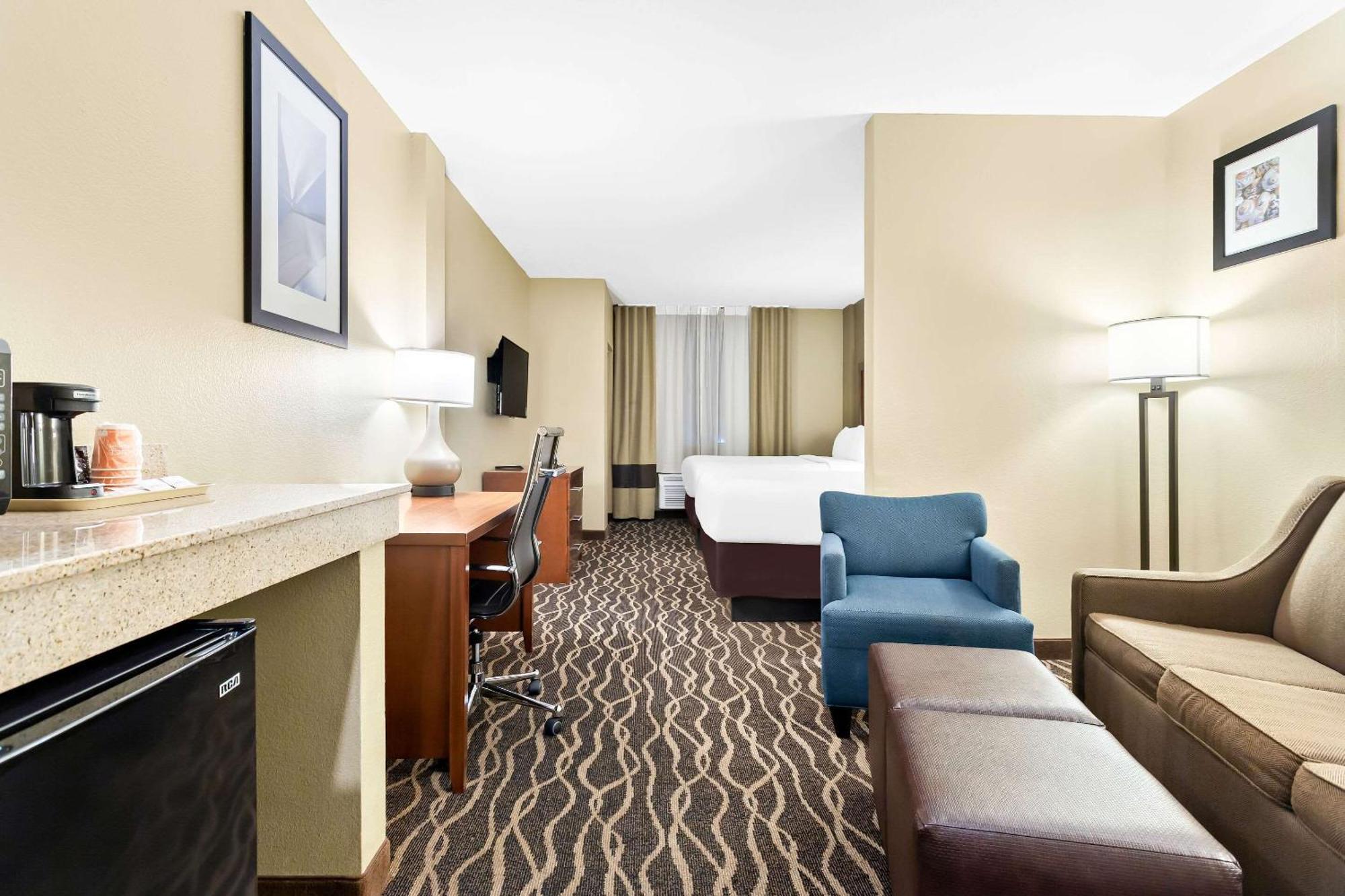 Comfort Suites Tampa Airport North West Chase Kültér fotó