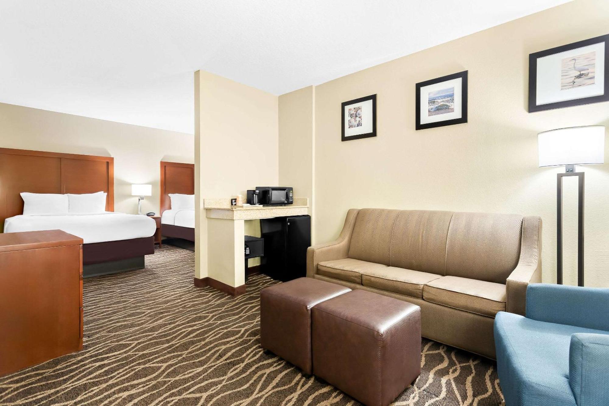 Comfort Suites Tampa Airport North West Chase Kültér fotó