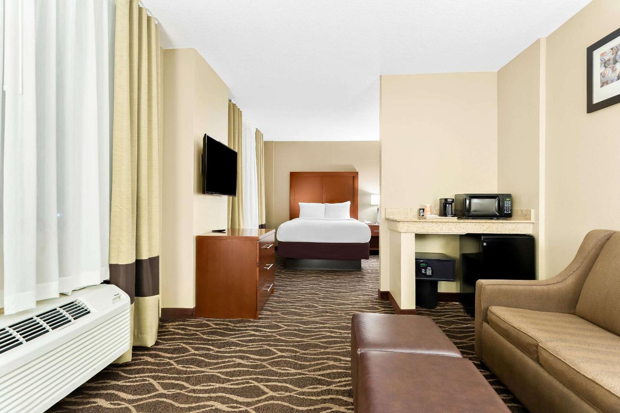 Comfort Suites Tampa Airport North West Chase Kültér fotó