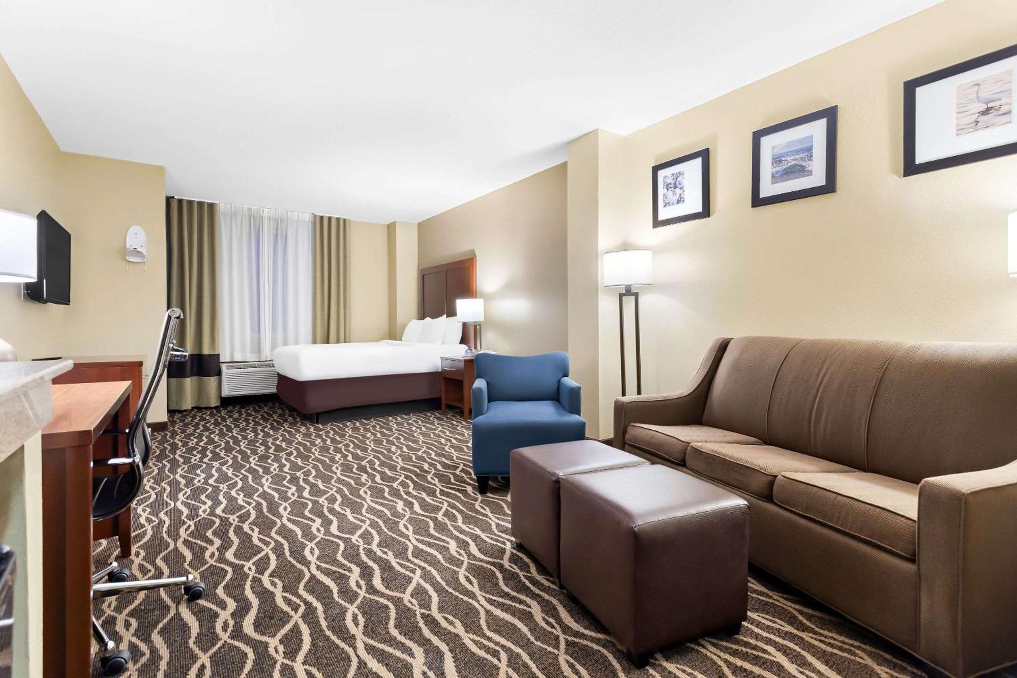 Comfort Suites Tampa Airport North West Chase Kültér fotó