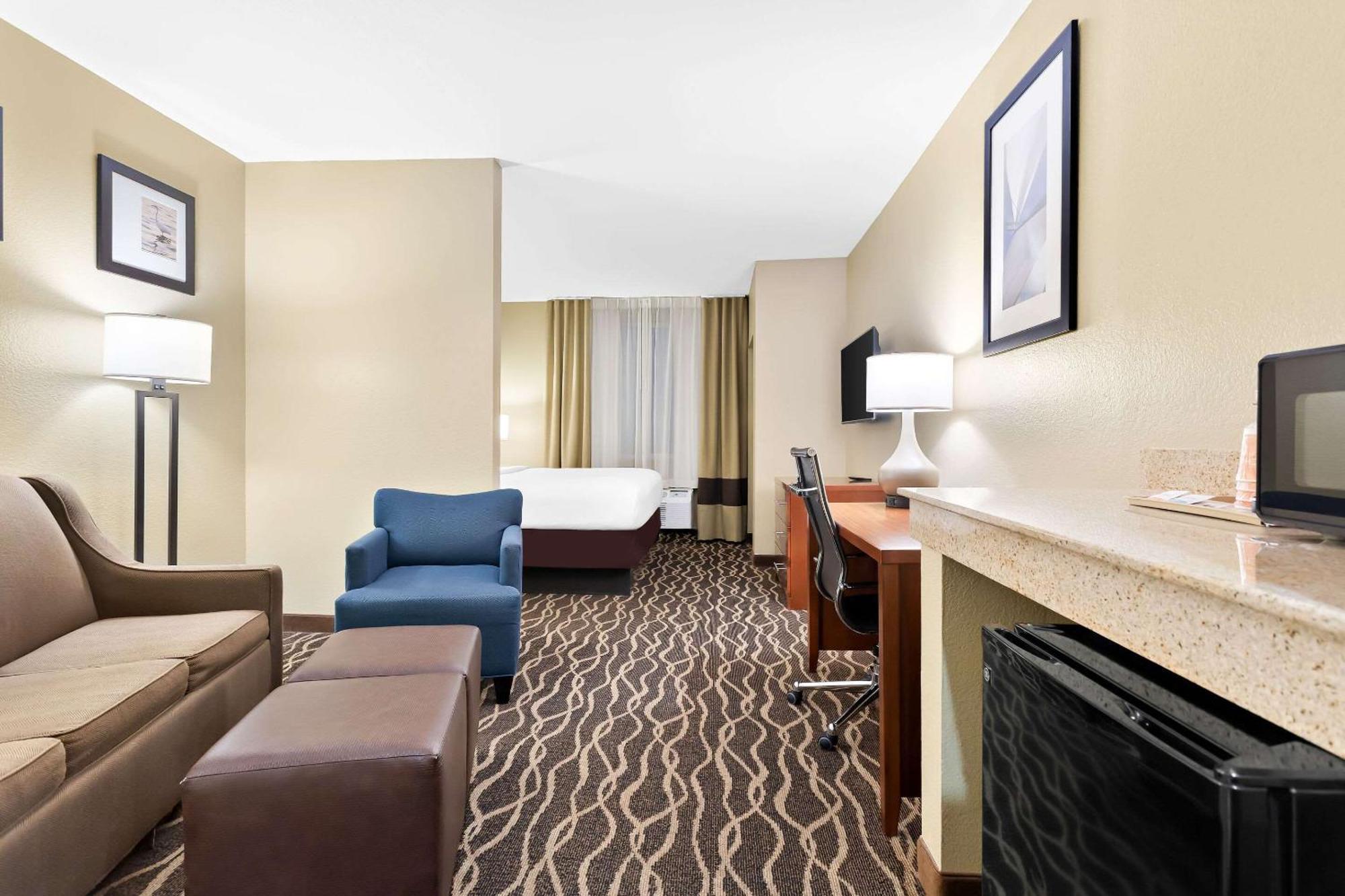 Comfort Suites Tampa Airport North West Chase Kültér fotó
